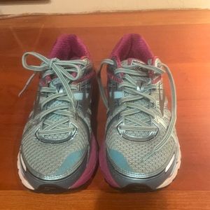 Brooks GTS 17 Athletic Shoes Size 9.5